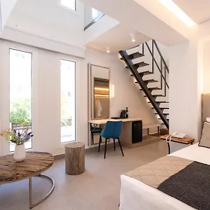 Mirablue Luxury Residences (adults Only) דירה